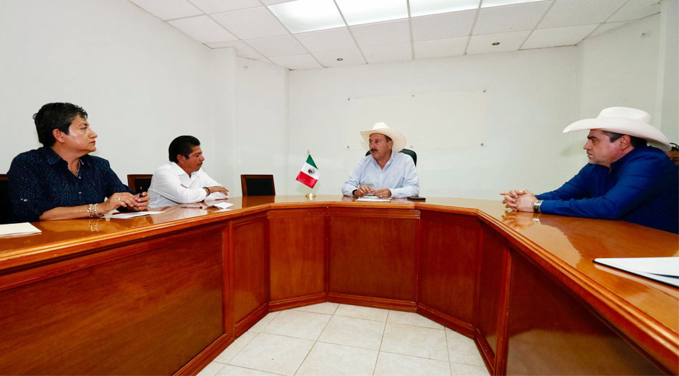 El Secretario de Agricultura, Ganadería y Pesca d