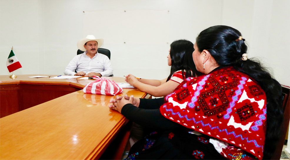 Integrantes de la Red de Mujeres Indígenas Profes