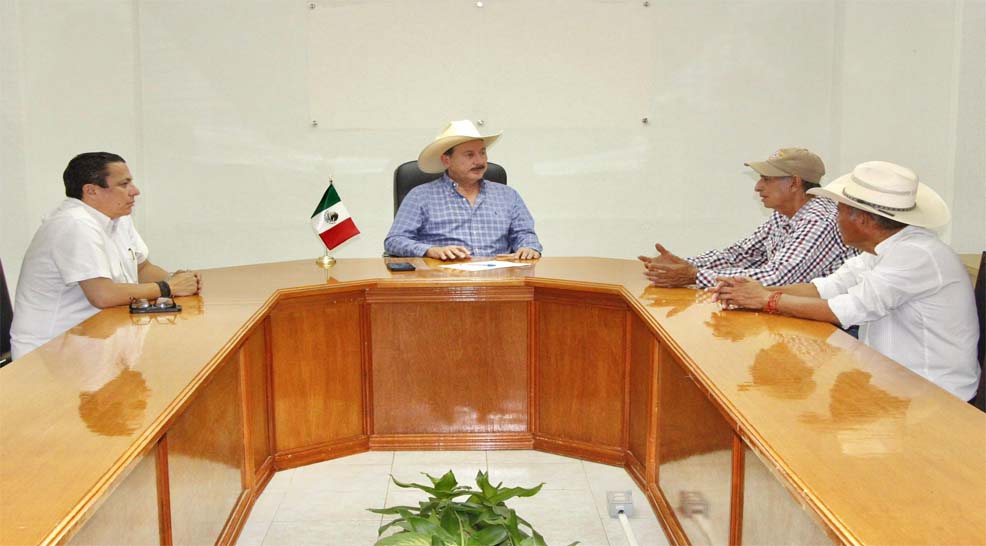 El secretario de Agricultura, Ganadería y Pesca, 