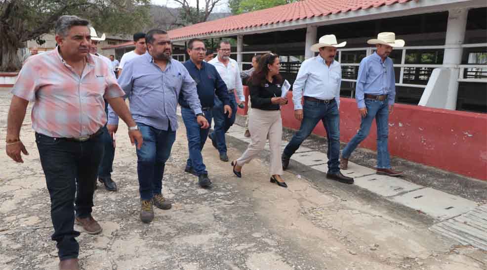 Durante una intensa jornada de trabajo, visité la