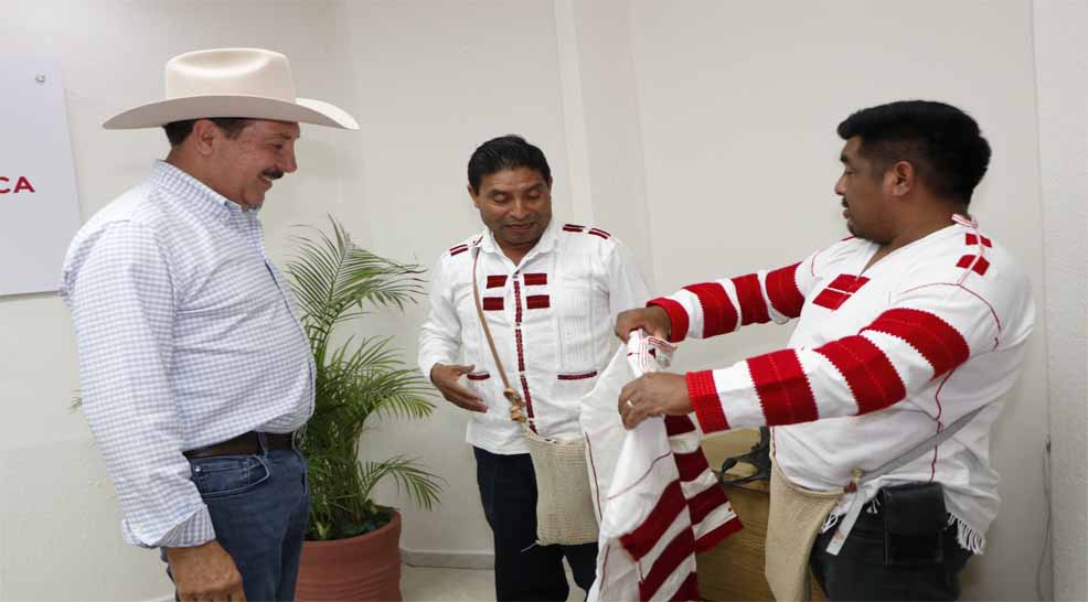 El presidente municipal de Oxchuc, César Gómez L