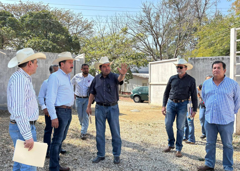 El secretario del Campo, Marco Antonio Barba Arrocha, supervisó las instalaciones del futuro Centro Internacional de Biotecnología Reproductiva de Chiapas, que estará especializado en mejoramiento genético bovino mediante biotecnologías reproductivas avanzadas.