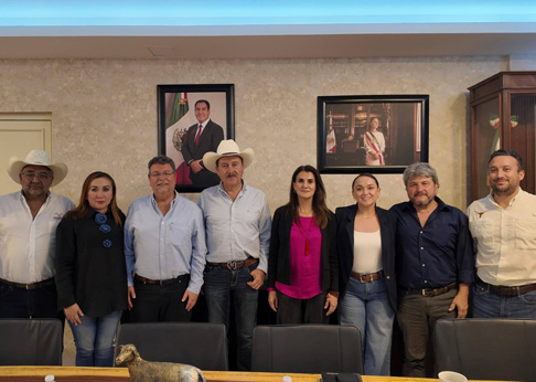 El secretario del Campo, Marco Antonio Barba Arrocha, sostuvo una reunión de trabajo con especialistas del Instituto Interamericano de Cooperación para la Agricultura (IICA), para fortalecer la agenda técnica en Chiapas.