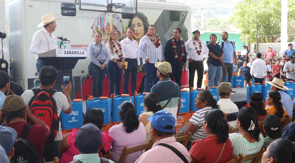 El secretario de Agricultura, Ganadería y Pesca, 