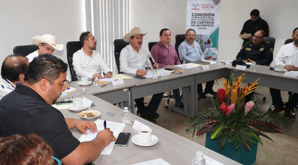 El Secretario de Agricultura, Ganadería y Pesca d