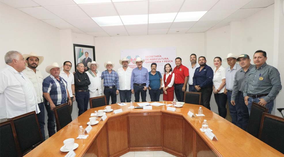 El secretario de Agricultura, Ganadería y Pesca, 