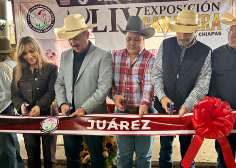 El secretario de Agricultura, Ganadería y Pesca, Marco Antonio Barba Arrocha, inauguró la Feria Agropecuaria de Juárez, donde reafirmó el respaldo del Gobierno a la ganadería, la agricultura y la pesca. 