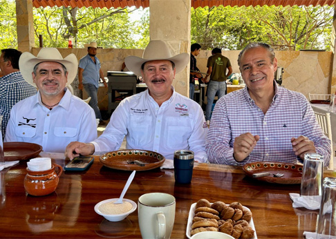 El secretario de Agricultura, Ganadería y Pesca, 